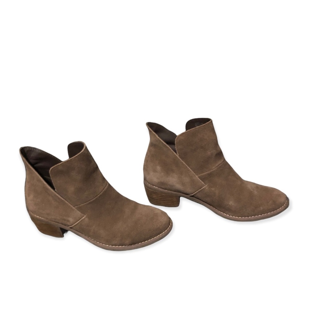 🔥😍🔥Me Too • ‘Zest’  Pull-on Booties • Nutmeg Suede• Suzi 6.5